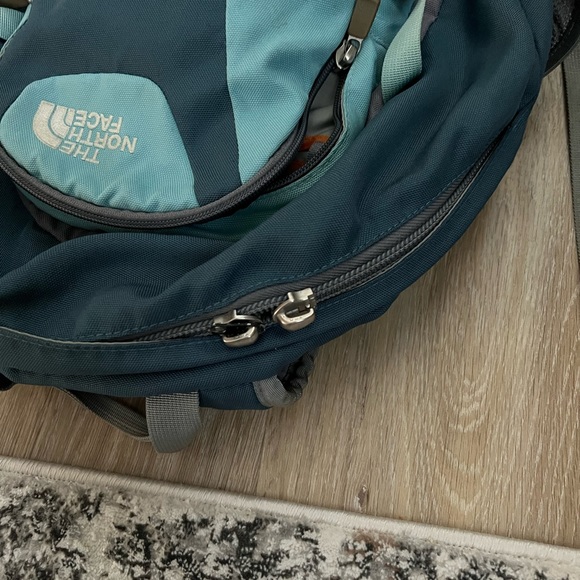 Northface backpack Light Blue multi-colors - Picture 4 of 10